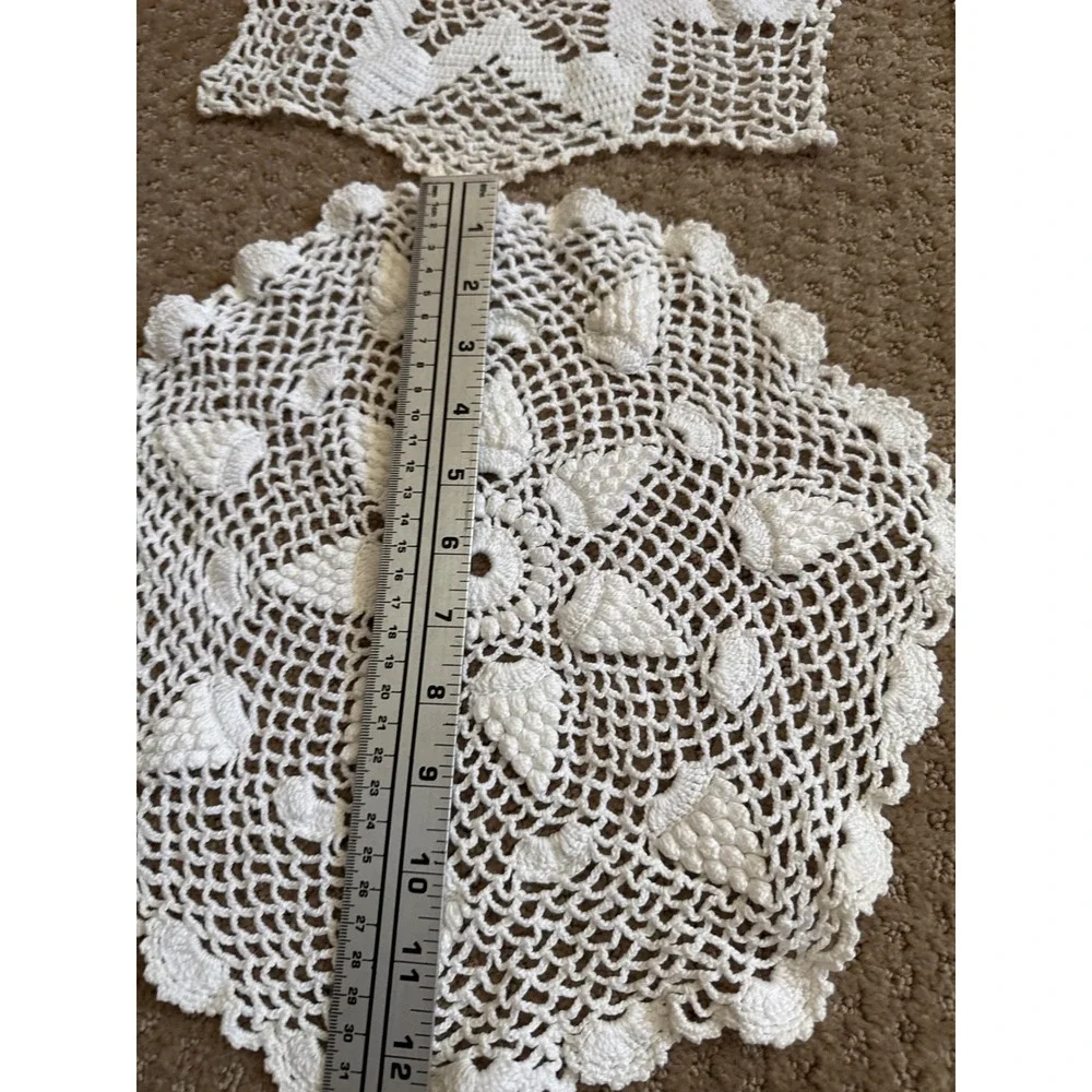 Vintage White Hand Crochet Lace Table Runner and Doily Lot 5pc Floral Victorian